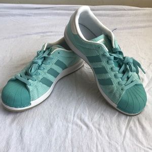 Adidas bounce.